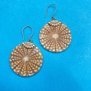 Sterling Silver Marked Seashell Cone Shell Spider Web Round Dangle Earrings